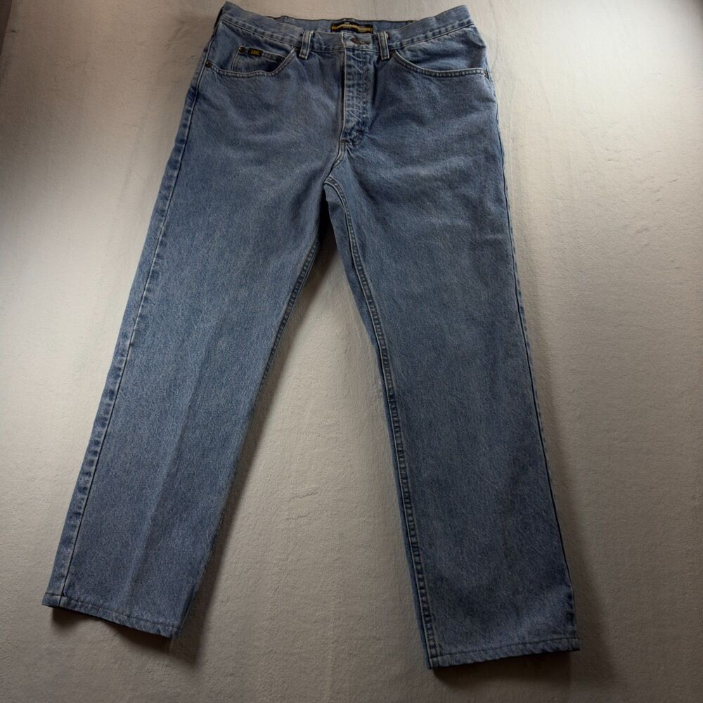 Lee Men’s Jean Regular Fit Straight Leg Size 33x30 Denim Color Blue